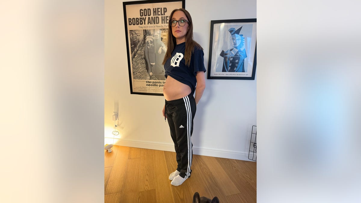 Kat Timpf showcases her baby bump