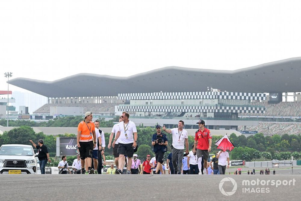 Alfonso on a track walk with Bagnaia after homologating the Indian GP circuit using the software developed by the University of Padua