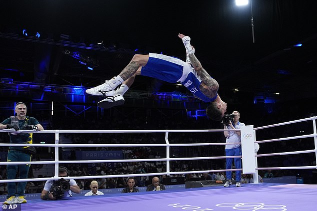 Senior has his sights on Australia's first Olympic gold after upsetting Filipino Carlo Paalam in a comeback, 3-2 split decision at North Paris Arena on Saturday