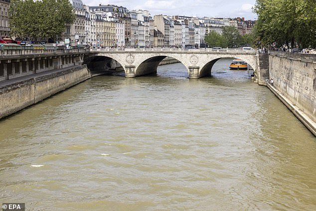 Swimming practice in the River Seine was cancelled on Sunday due to poor water quality