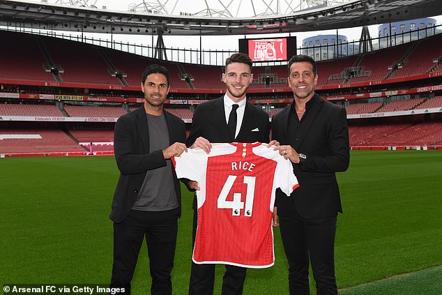 Arteta and Edu last summer when Arsenal signed Declan Rice (center), then 24 years old