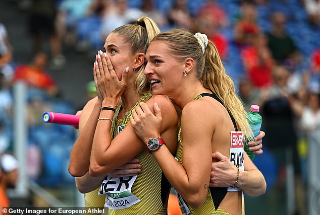 Alica Schmidt (left) was chosen to race in the mixed 4x400m relay over Luna Bulmahn (right)