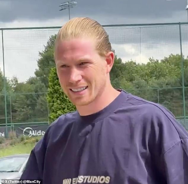 Kevin De Bruyne arriving at Man City's Etihad Campus for training