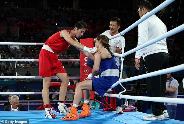 The two fighters congratulated each other and Kahraman held the ropes open for Lin