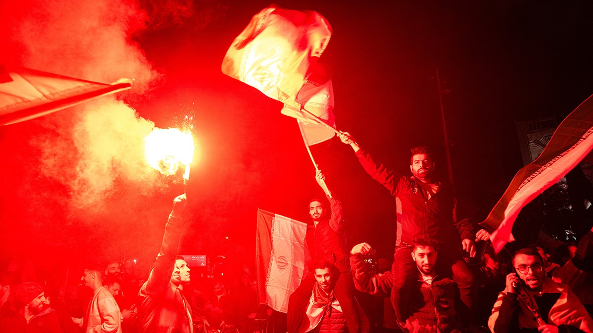 Supporters of the Iranian government in Palestine Square