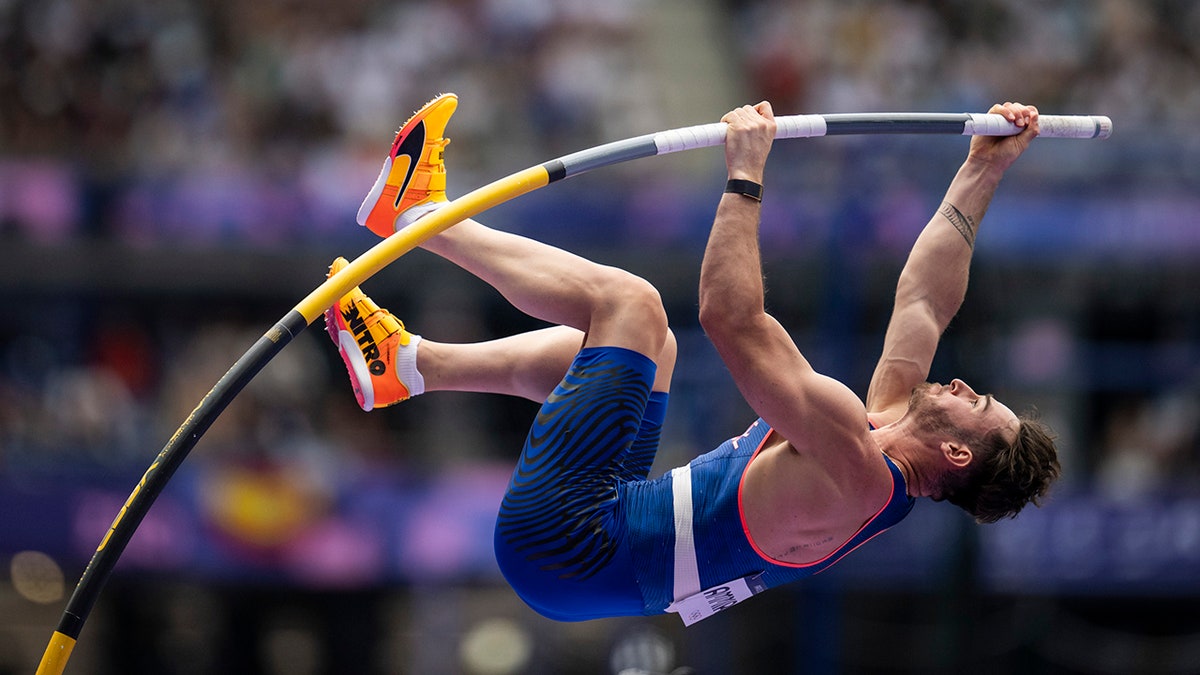 Anthony Ammirati on vault